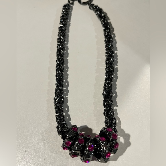 Chunky dark grey necklace with deep pink rhinestones from Givenchy - Picture 3 of 8